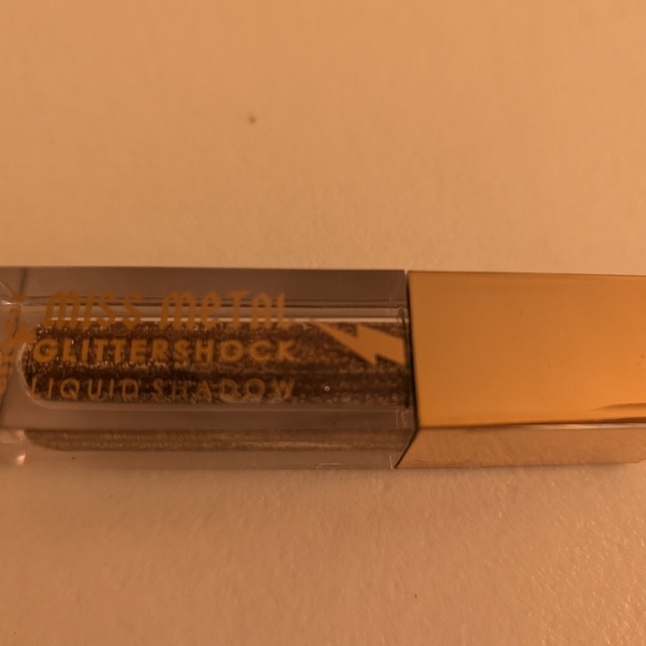 🛍️4 For $15🛍️Miss Metal & Glow Liquid Eyeshadow - Gold - Picture 8 of 9